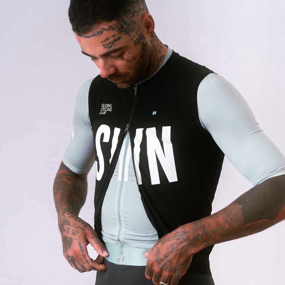 실버 그레이 반팔 사이클링 저지 및 턱받이 반바지 남성 - Cycling Bib Shorts 리뷰 및 가격